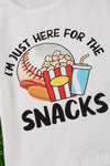 I'M JUST HERE FOR THE SNACKS! BASEBALL GRAPHIC PRINTED TEE. TPG55153002 LOI
