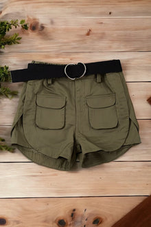  OLIVE GREEN CARGO SHORTS W/ BROWN BELT.  PNG251523008-SOL