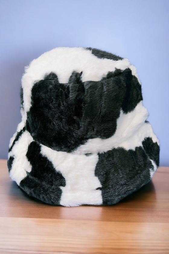 Faux fur bucket hat w/soft cow print. ACG65143003