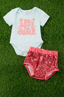  The best is yet to come" graphic onesie set. RPG25143034-WEN