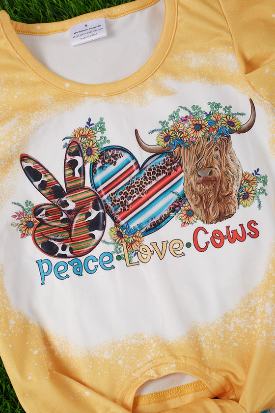 PEACE,LOVE,COWS"KNOT TOP & SERAPE PRINTED PANTS. OFG25153066 LOI
