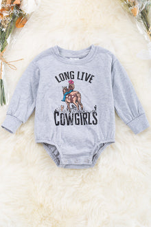  (GIRLS)Long live cowgirls "gray graphic printed baby onesie. RPG65153020-LOI