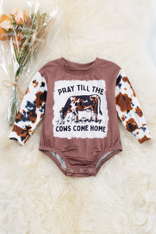  Pray till the cows come home" graphic onesie w/snaps. RPB65143015-EMELY