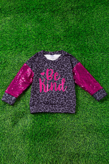  Be Kind" graphic printed sweatshirt. TPG65113002