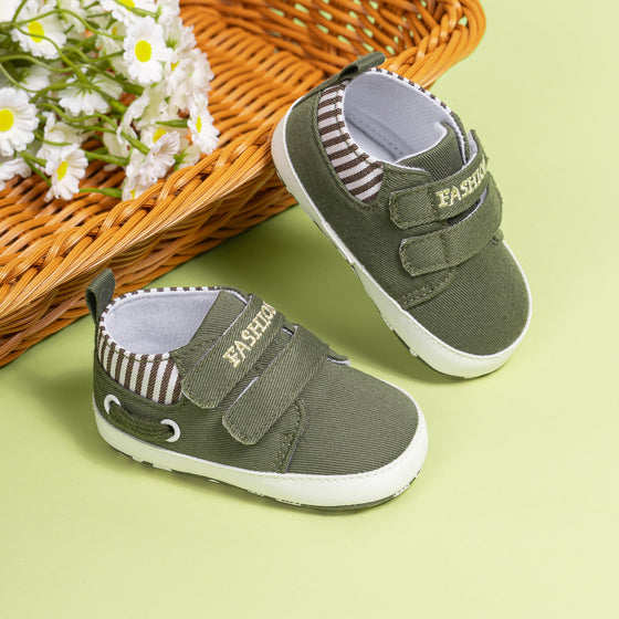 Boys Velcro baby shoes. PT5135