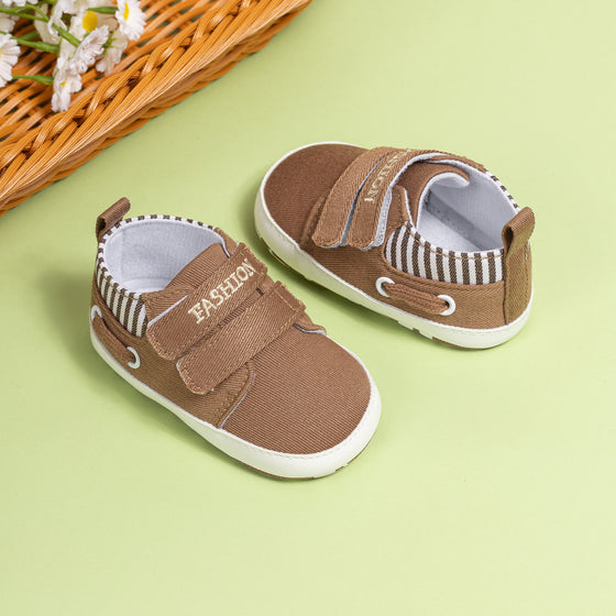 Boys Velcro baby shoes. PT5135
