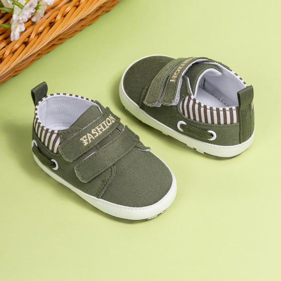 Boys Velcro baby shoes. PT5135