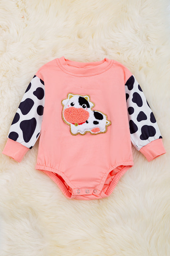 Cow applique baby onesie w/ snaps. RPG65133077 AMY
