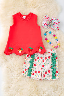  Red scalloped trim strawberry applique top & cream strawberry shorts. OFG50360amy