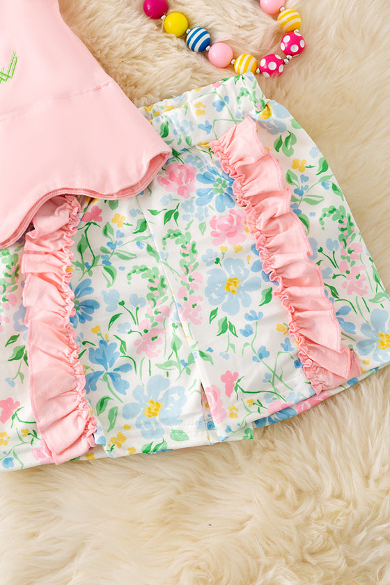 Chicken applique scalloped hem top and floral ruffle shorts. OFG50357 AMY