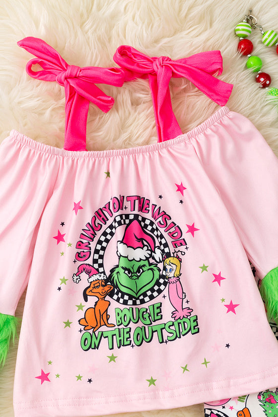 Grinch on the outside bougie on the outside.