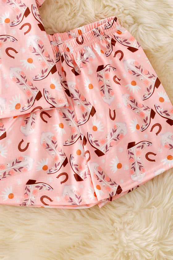 Horseshoe, Daisy & cowgirl boot printed girls pajamas. PJG50297 SOL