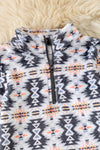 White & gray aztec printed pull over. TPG60187 Jean