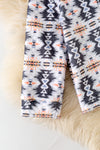 White & gray aztec printed pull over. TPG60187 Jean