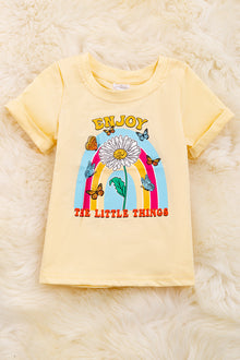  "Enjoy the little things" candle light color printed tee shirt with folded sleeves. TPG25154003 Jeann