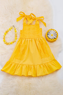  Yellow embroidered dress with ruffle hem. DRG20204007 JEANN