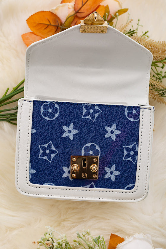 White/Navy blue inspired mini purse. BBG65203016 M