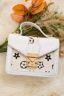 White & cream pleather mini inspired purse. BBG65203020 M