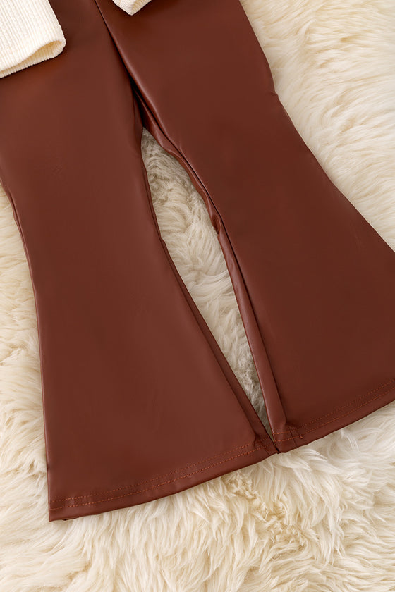 Child of God puffy sleeve and brown pants. OFG50978 JEAN