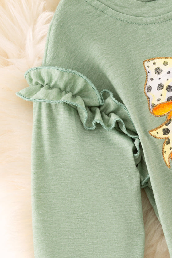 Thankful pumpkin printed on green long sleeve top. TPG50759 Jean