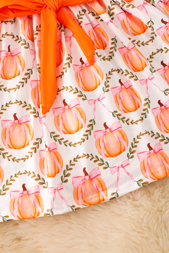 Pumpkin printed smock dress. DRG52994 AMY