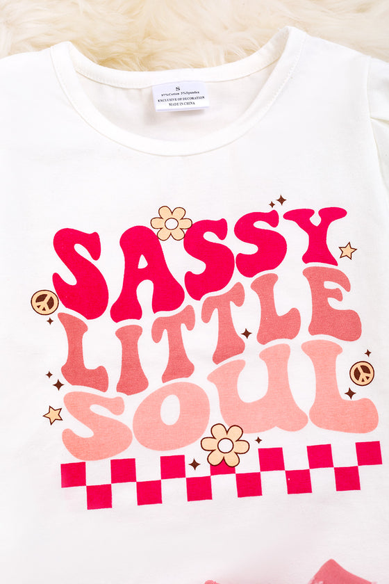 Sassy little soul" white graphic tee & short high low skirt. OFG25114032 Jeann