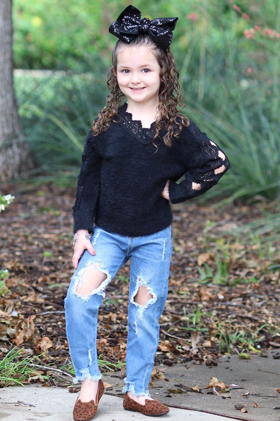 🔶GIRLS BLACK SWEATER WITH EMBROIDERED DETAIL. LC-TP-20218513