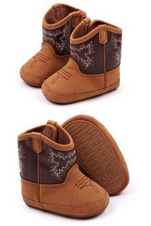  2 baby boots with velcro. BHX3210