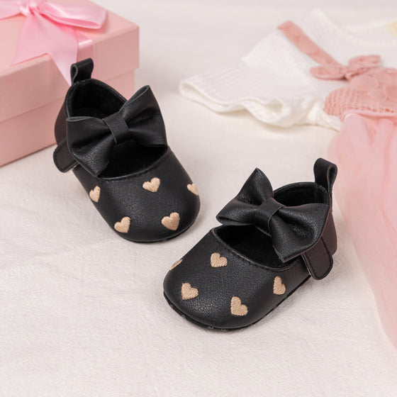 Black w/gold heart infant shoes with Velcro. HMZ1615B