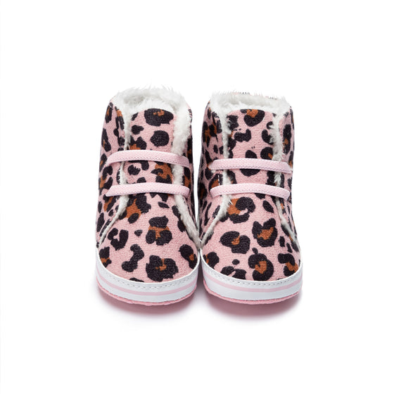 Leopard printed infant shoes. HM2066