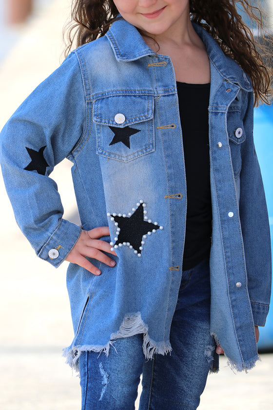 Embroidered star on denim jacket w/distressed hem. TPG65153048-AMY