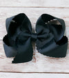 Medium scalloped hair bow (5" X 3" (1.5" Ribbon)