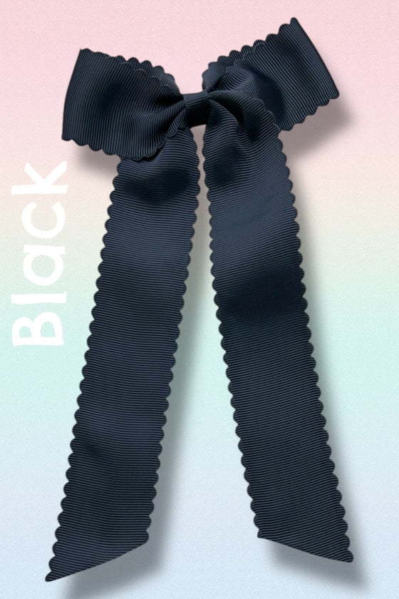 Medium scalloped hair bow (5" X 8" (1.5" Ribbon)