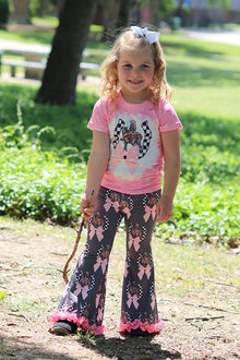  Coquette Horseshoe on pink tee shirt & ruffle pants. OFG50878 Jean