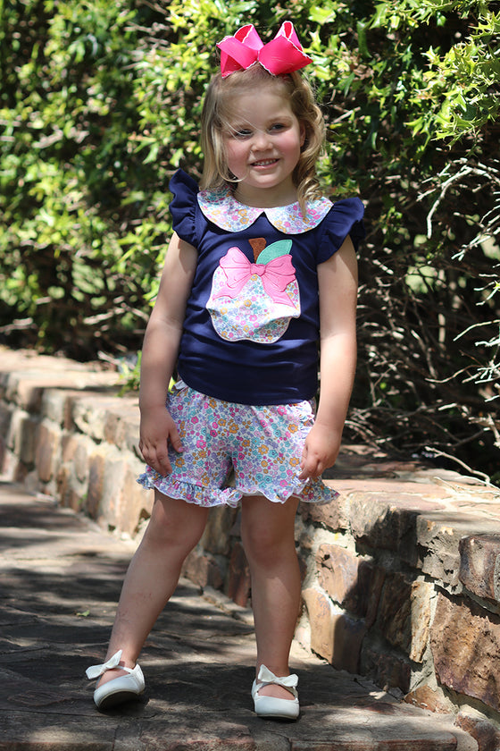 Floral apple applique top & floral ruffle shorts. OFG50718