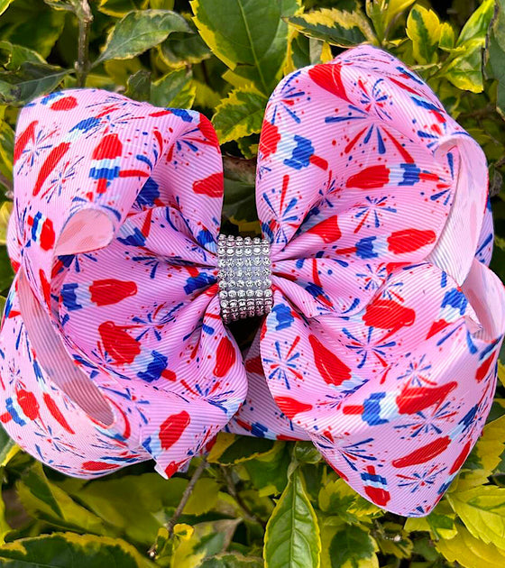 Bomb pop printed on pink double layer hair bows. 4pcs/$10.00 BW-DSG-1028