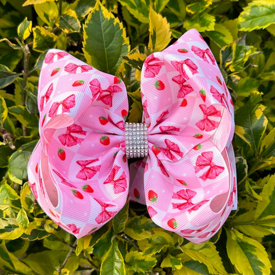 Coquette bow & strawberry printed on checker hair bows. 4PCS/$10.00 BW-DSG-1031