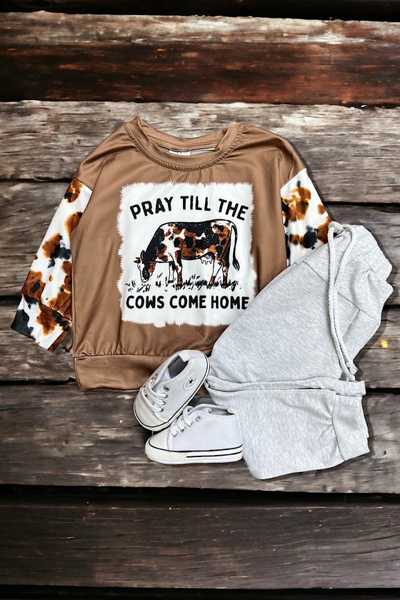 Pray till the cows come home" graphic printed sweatshirt. TPB65143020 AMY