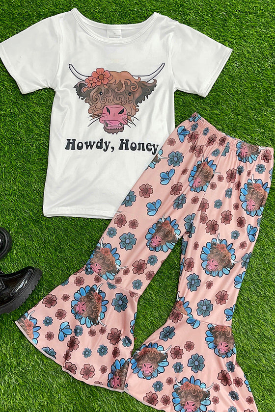 HOWDY HONEY' WHITE TEE  & FLORAL BELL BOTTOMS. 2021-20-AMY