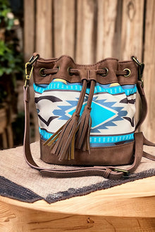  Soft faux leather crossbody bag with aztec print. BBG65153007