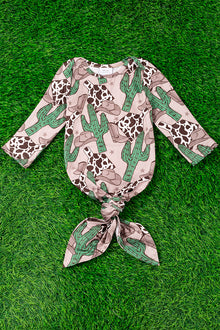 Cactus & cowgirl hat printed infant gown. PJB65113010 M