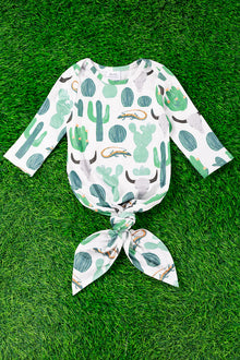  Succulent printed infant gown. PJB65153011 M