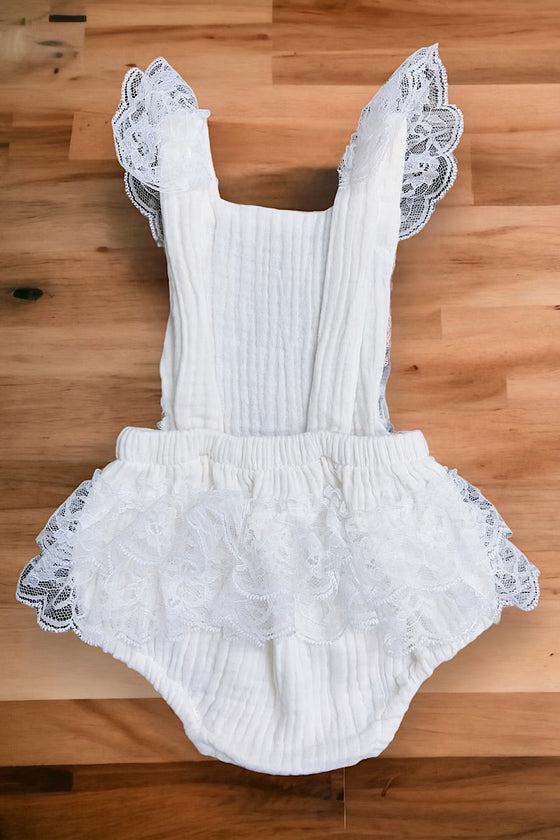 White with golden Lace embroidered baby onesie. HY-DLH6704K-AMY