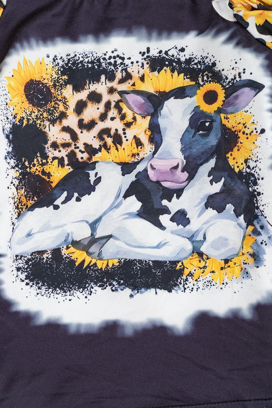 Cow & sunflower print ed 2 piece set. OFG65143068-AMY