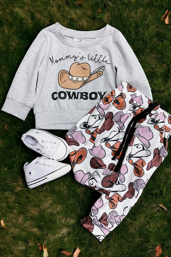Mommy's little cowboy" gray sweatshirt & pants set. OFB65153004-LOI