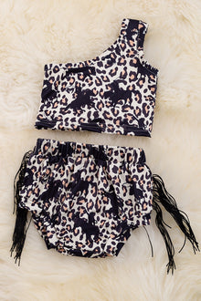  Rodeo baby" animal printed baby set with fringe bottoms. OFG25154001 JEANN