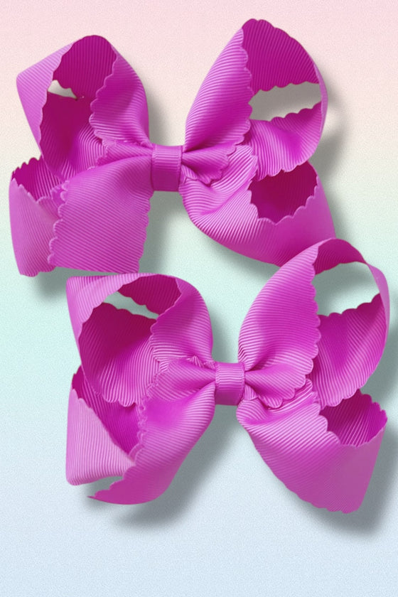Medium scalloped hair bow (5" X 3" (1.5" Ribbon)