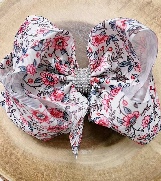 Floral on white double layer hair bows. 4PCS/$10.00 BW-DSG-B6