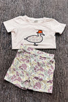 Beige t-shirt with duck applique and camouflage shorts. SOL