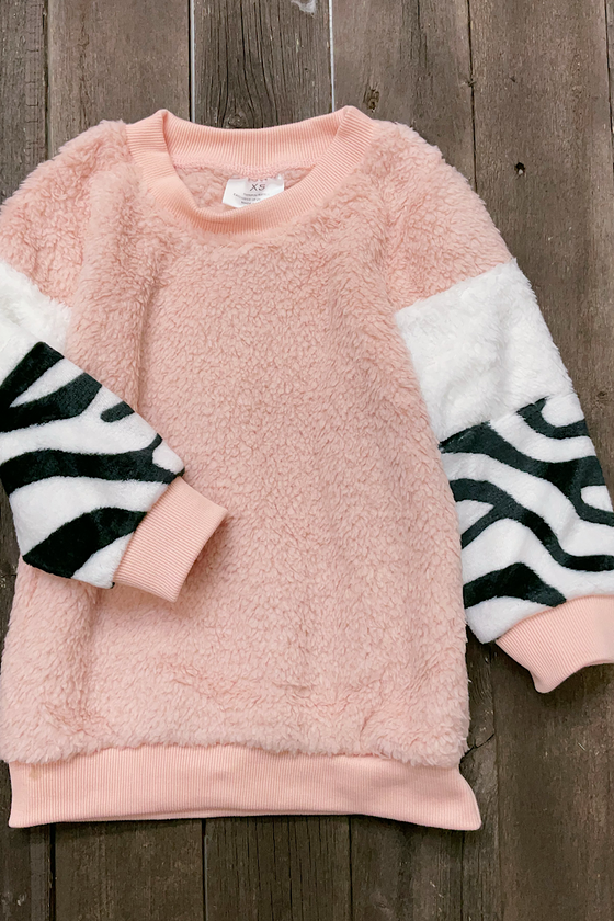 PINK FLEECE SWEATER WITH ZEBRA PRINT SLEEVES. TPG651722021 SOL